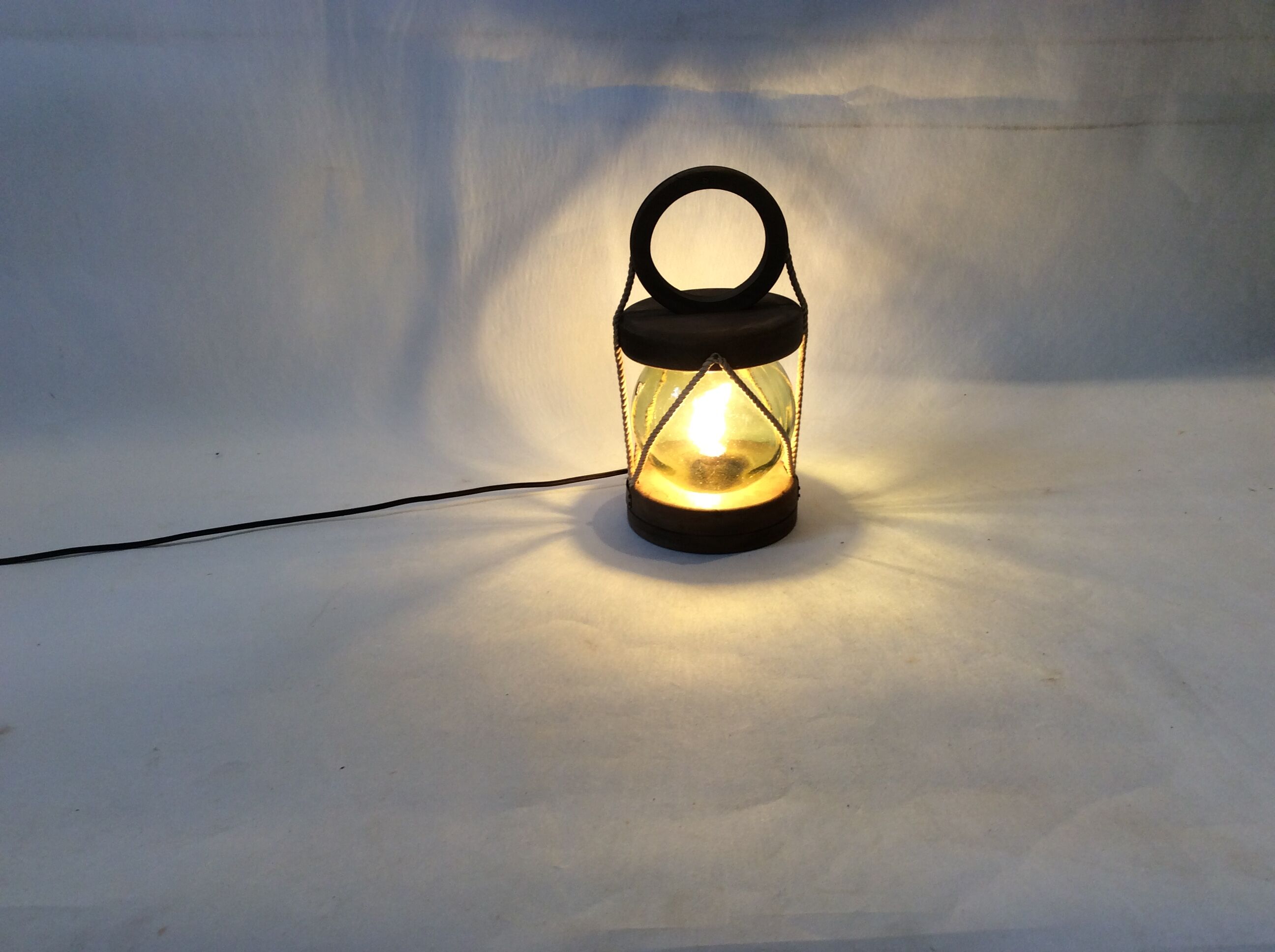 Marine-style lamp