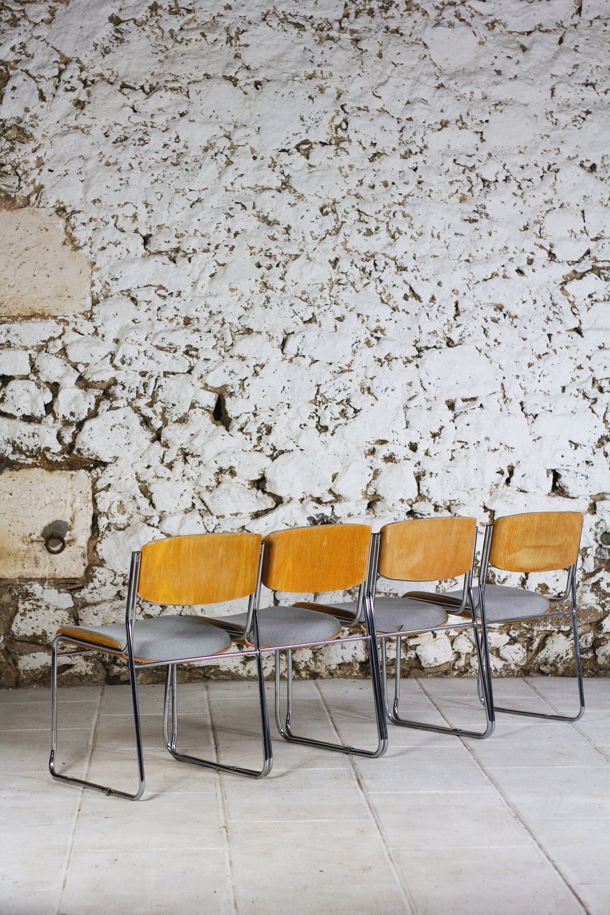 4 conference chairs from La Sorbonne, 1970