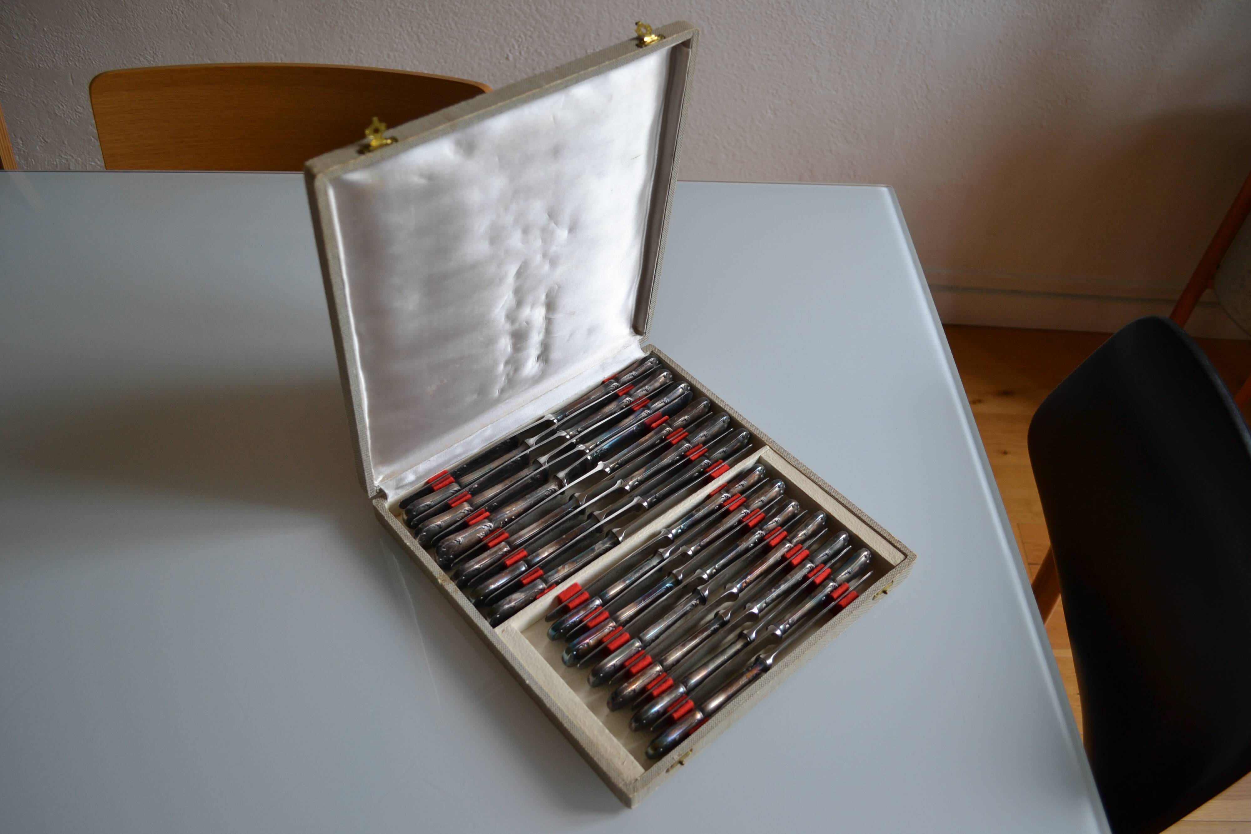 24 TABLE & DESSERT KNIVES SILVER METAL GOLDFORFER FRIONNET FRANCOIS LOUIS XV