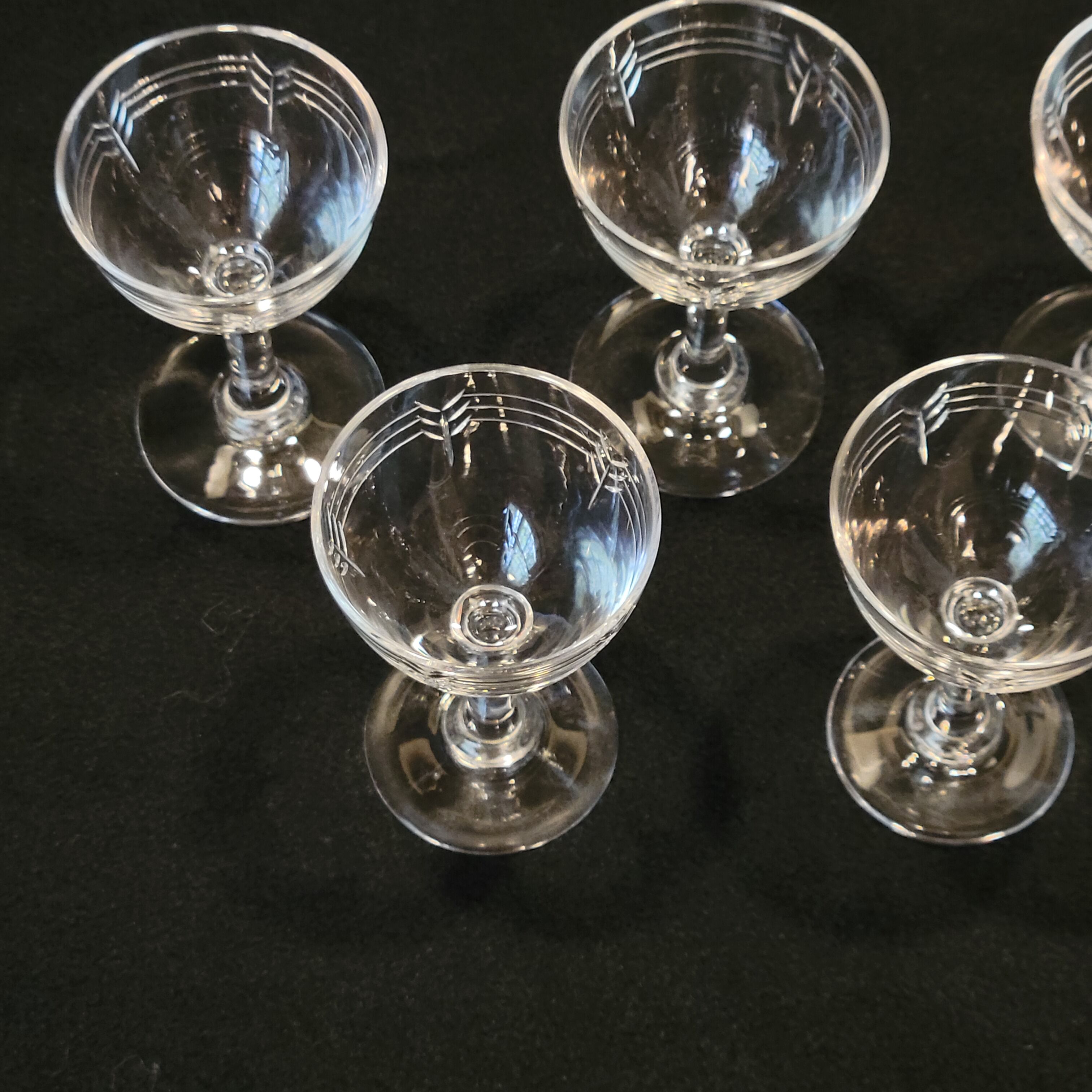 5 Old Small Liqueur Glasses In Engraved Baccarat Crystal