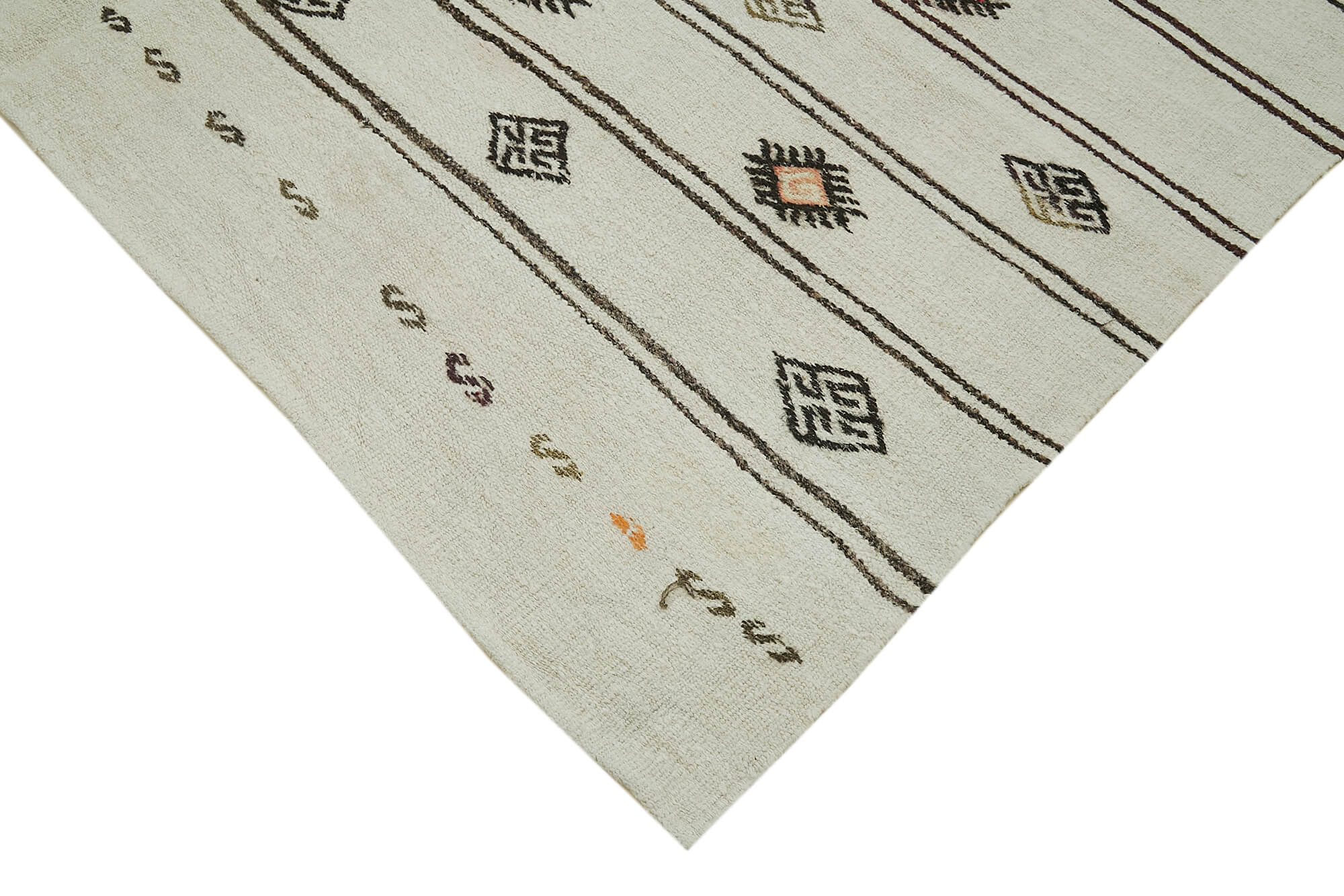 Hand-knotted turkish unique 1970s 222 cm x 343 cm beige hemp kilim carpet