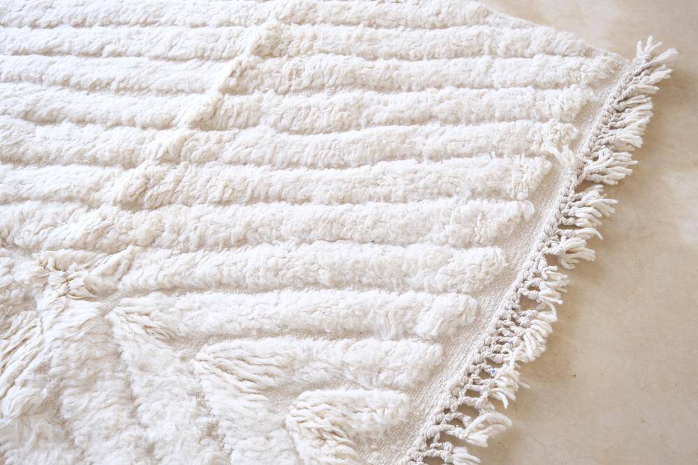 White Moroccan Beni Ourain Rug - 293 x 197 cm