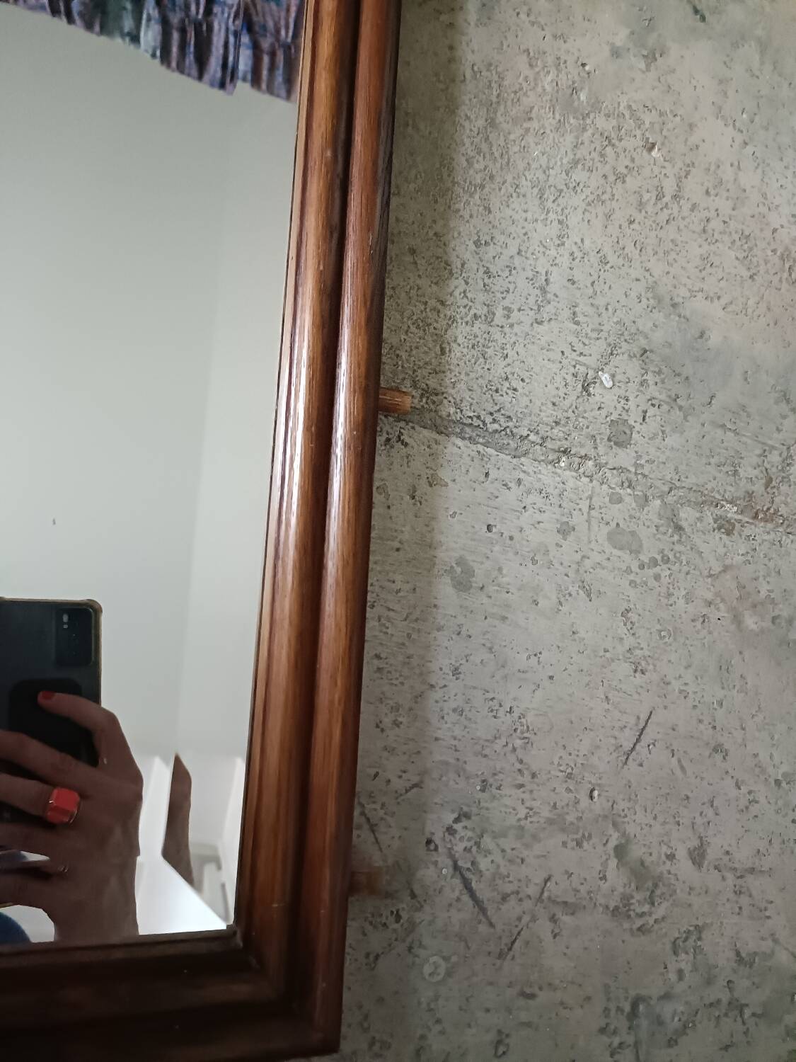 Beveled mirror in solid wood