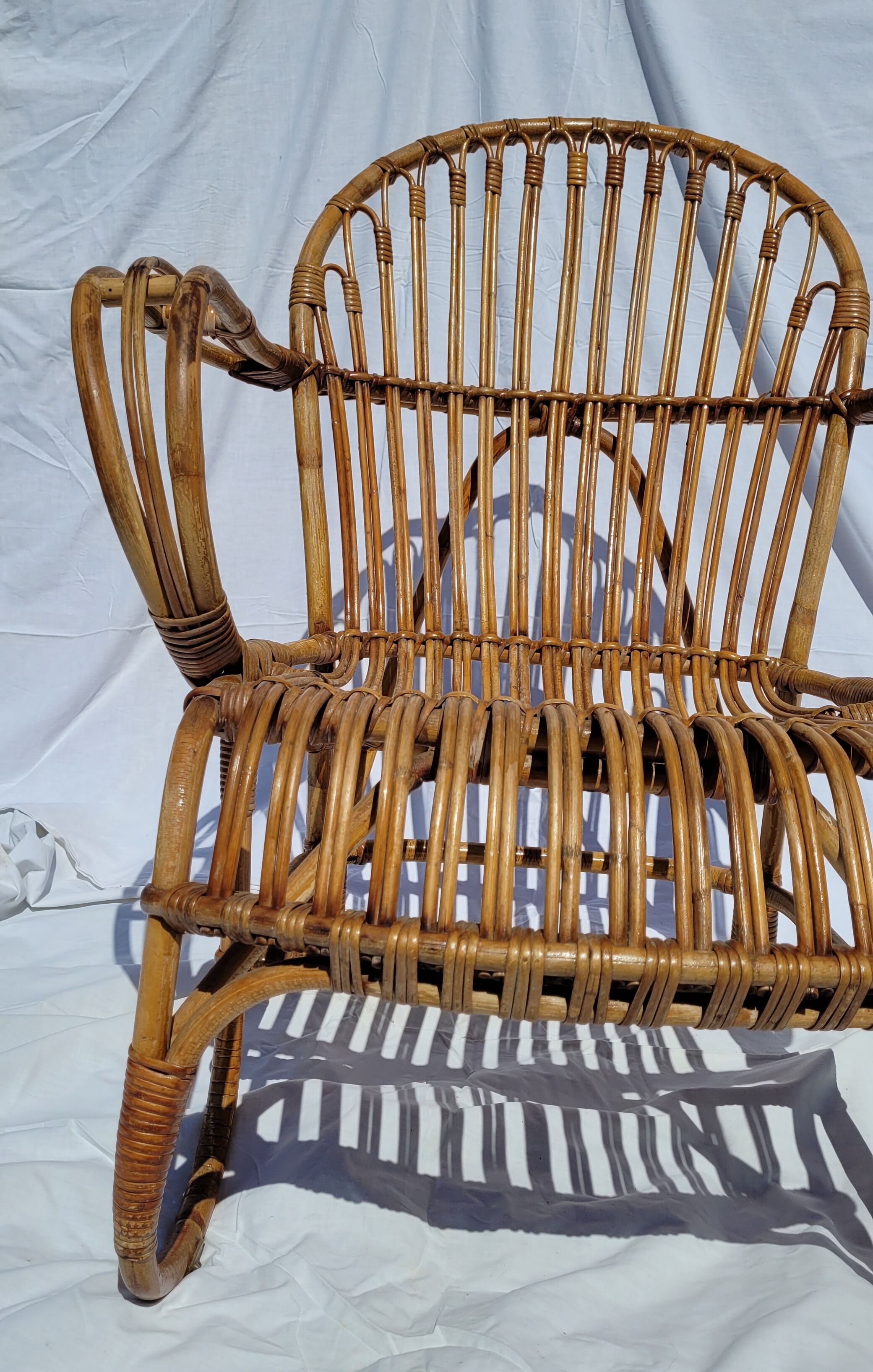 Adult rattan armchair TBE