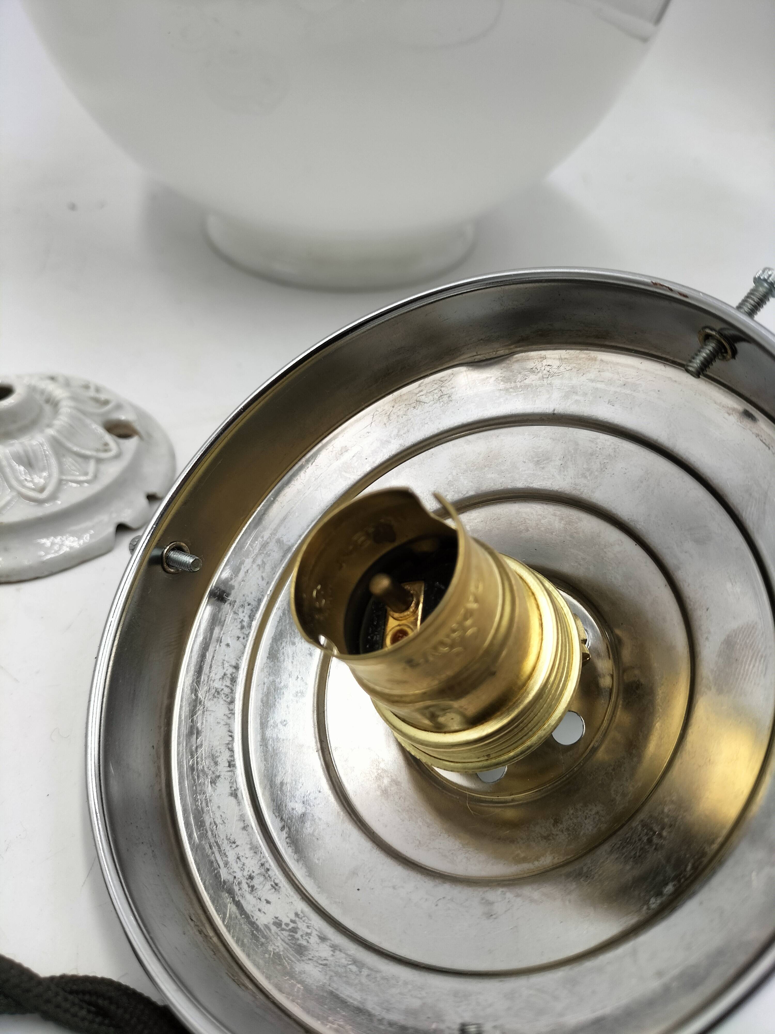 Opaline ball suspensions