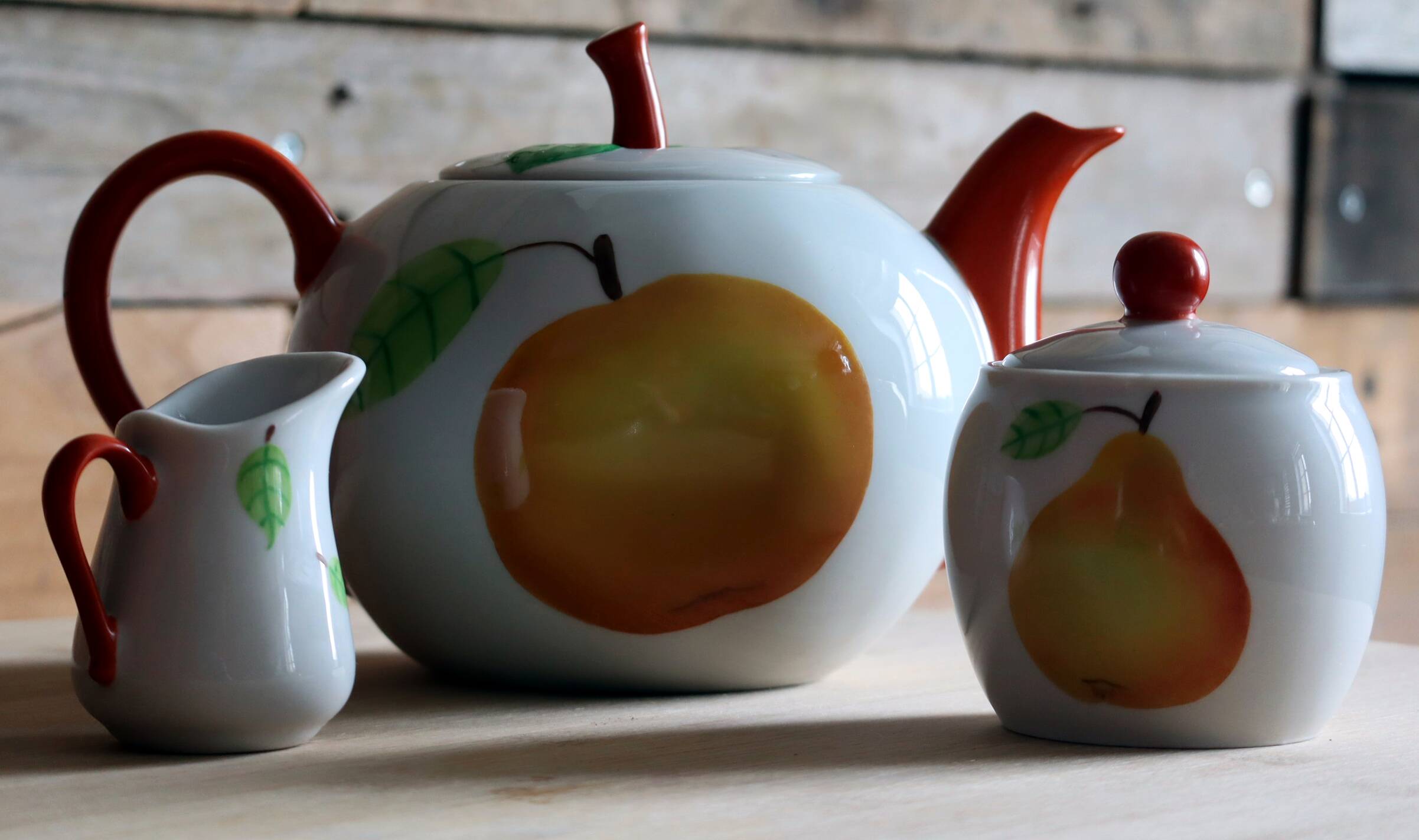 3-piece porcelain tea/coffee service Apilco - Hand-painted fruit design