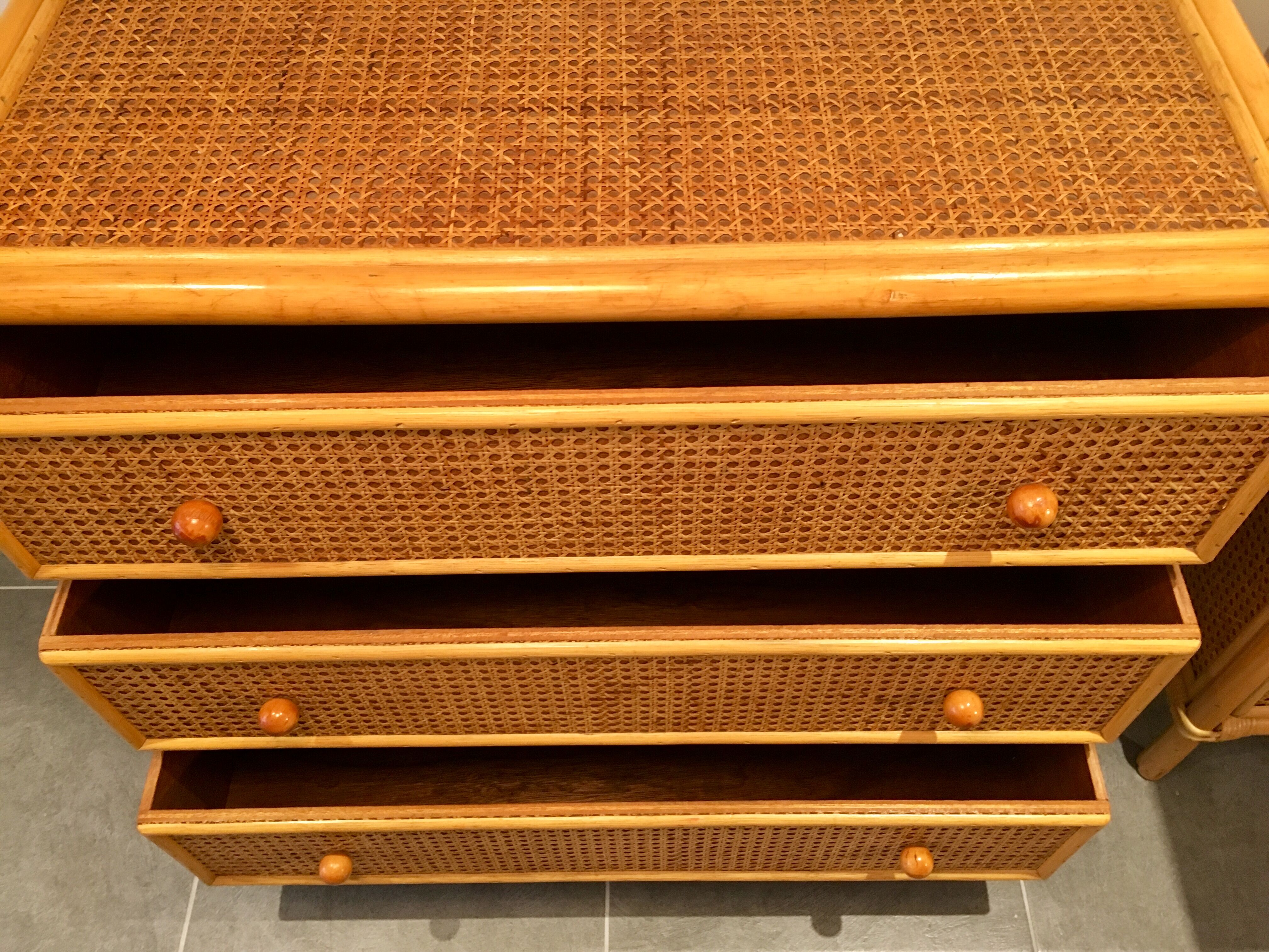 Commodes vintage, cannage en rotin