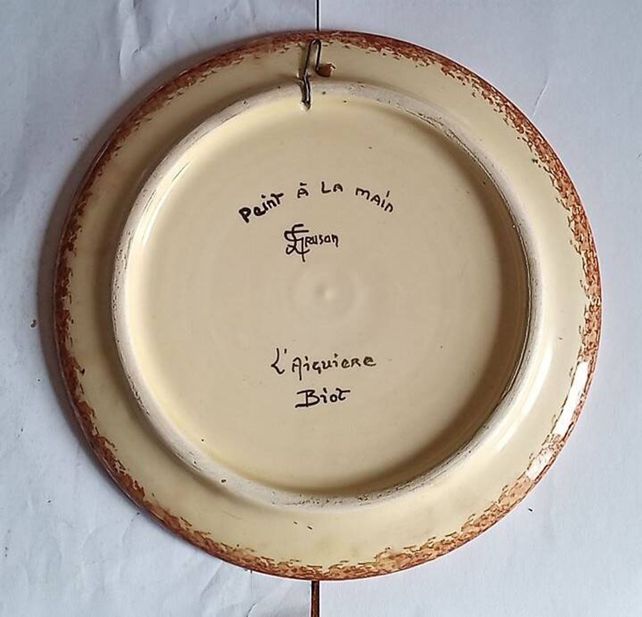 Biot ceramic - plate signed l'aiguiere - L. Gruson - hand painted - 25cm