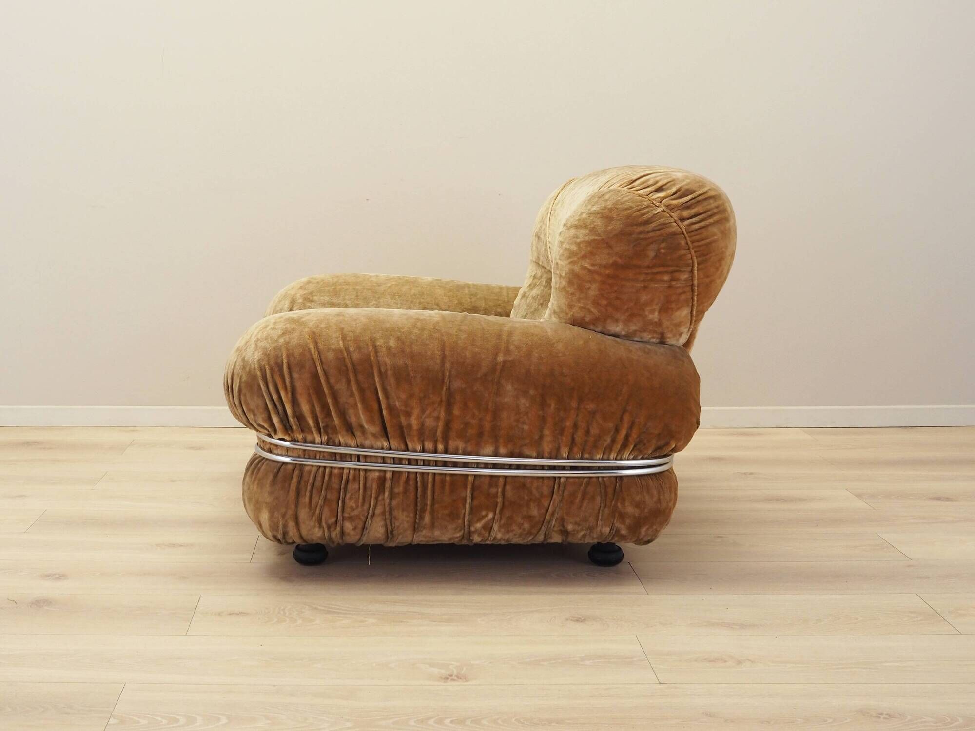 Velour armchair, Italian design, 1970s, production: Italy