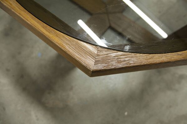 Unique Table hexagonale 1977 chêne verre fumé fabrication suisse