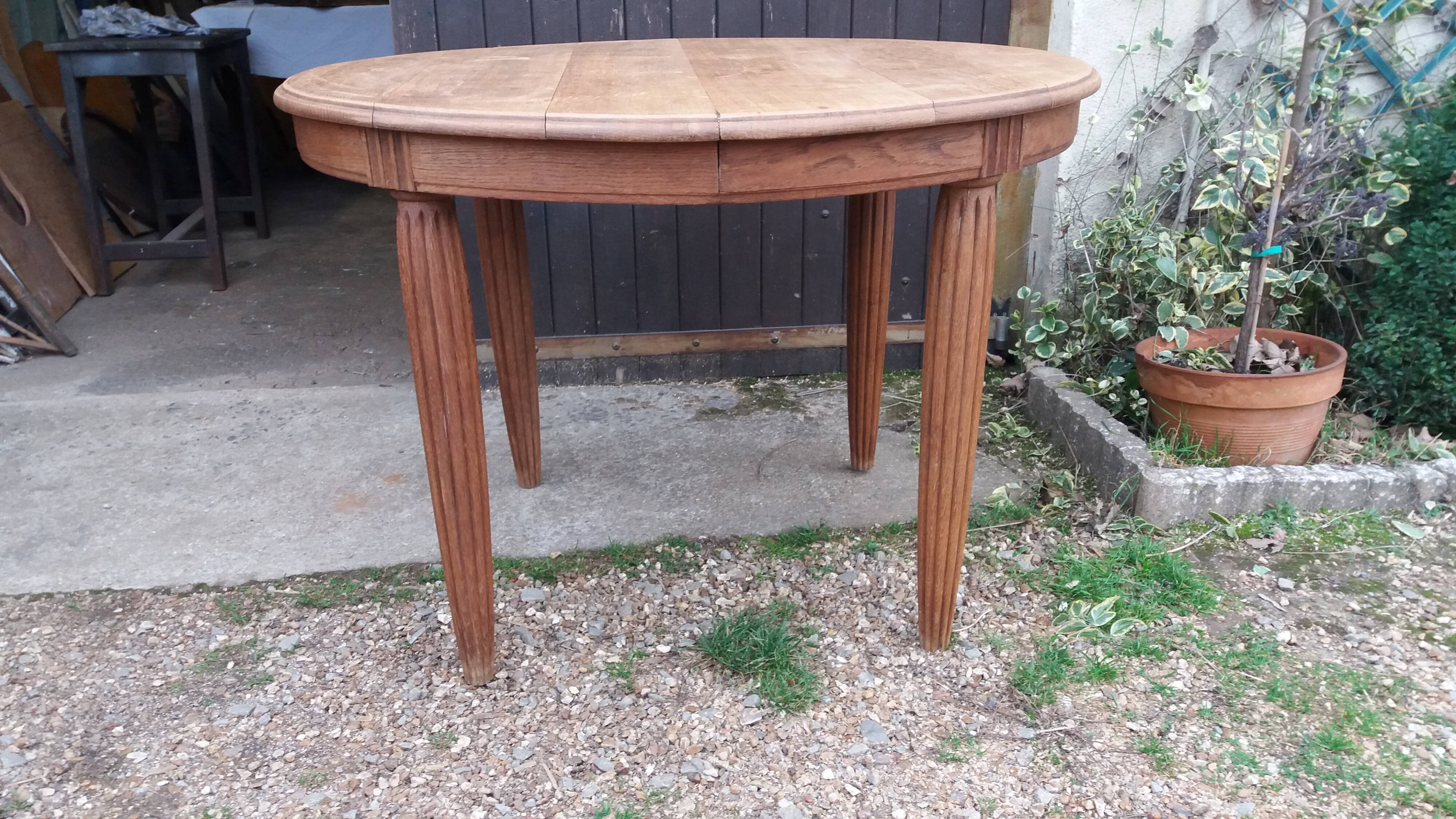 Art Deco table in solid oak