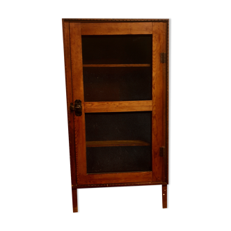 Pantry cabinet
