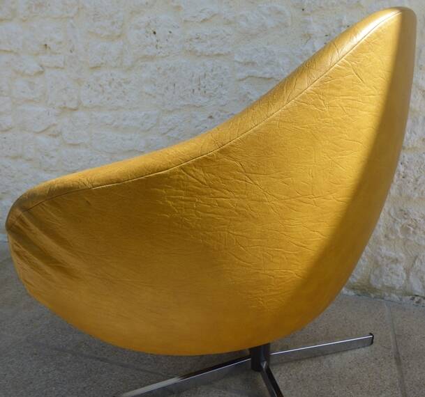 Vintage swivel armchair from the 70s in imitation leather