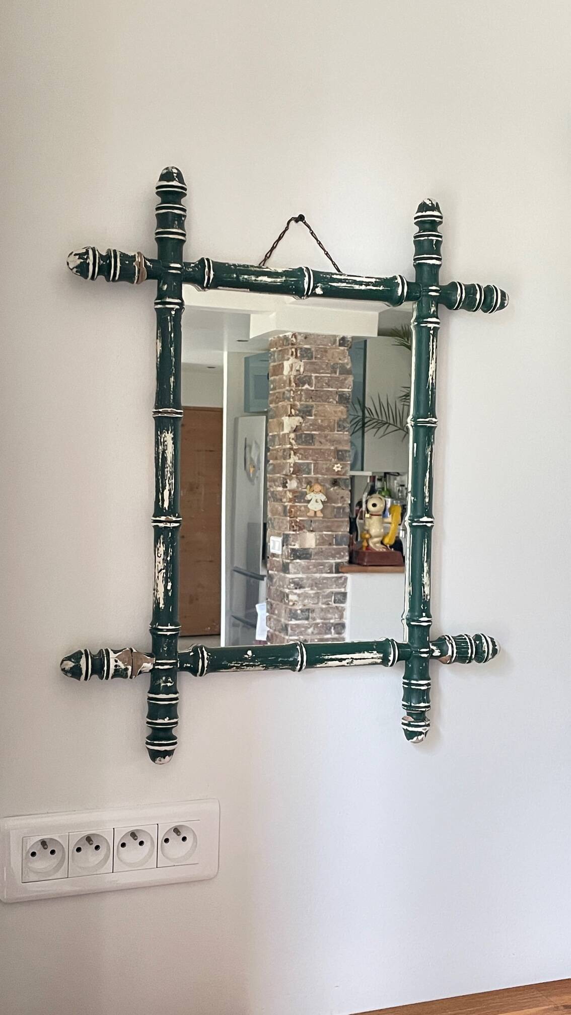 Miroir ancien en bois formant bambou