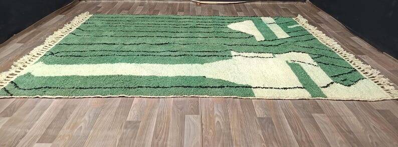 Traditional pure wool rug from Oued Zam, size 150 x 250 cm.