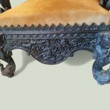 Indian throne chair in carved red wood - Buddhist / Hindu.