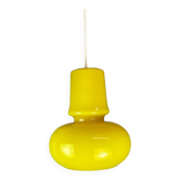 Lampe suspendue moderne du milieu du siècle en verre opalin jaune