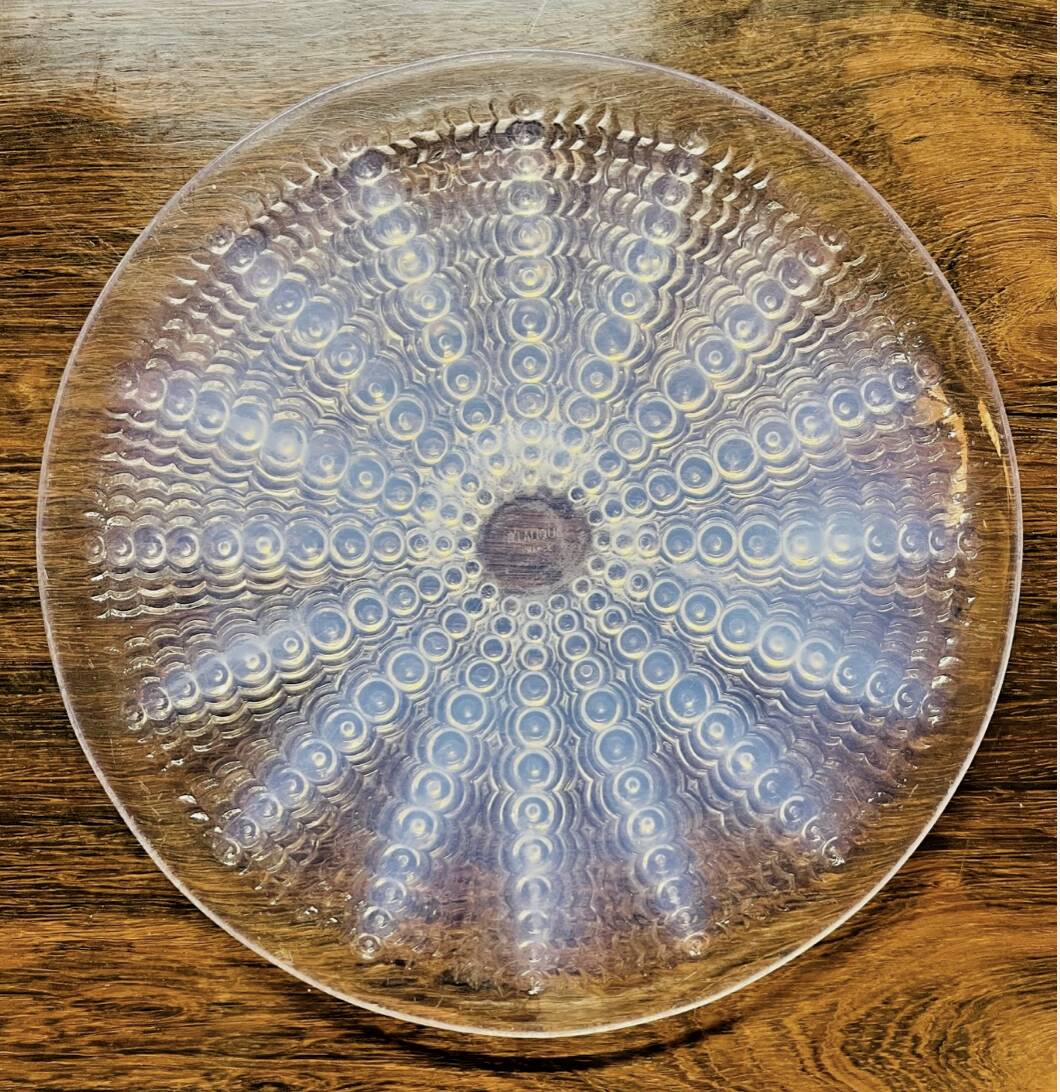 René Lalique dish, Oursin model, opalescent glass
