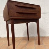 Vintage Scandinavian design bedside table in teak by the Danish Andersen.