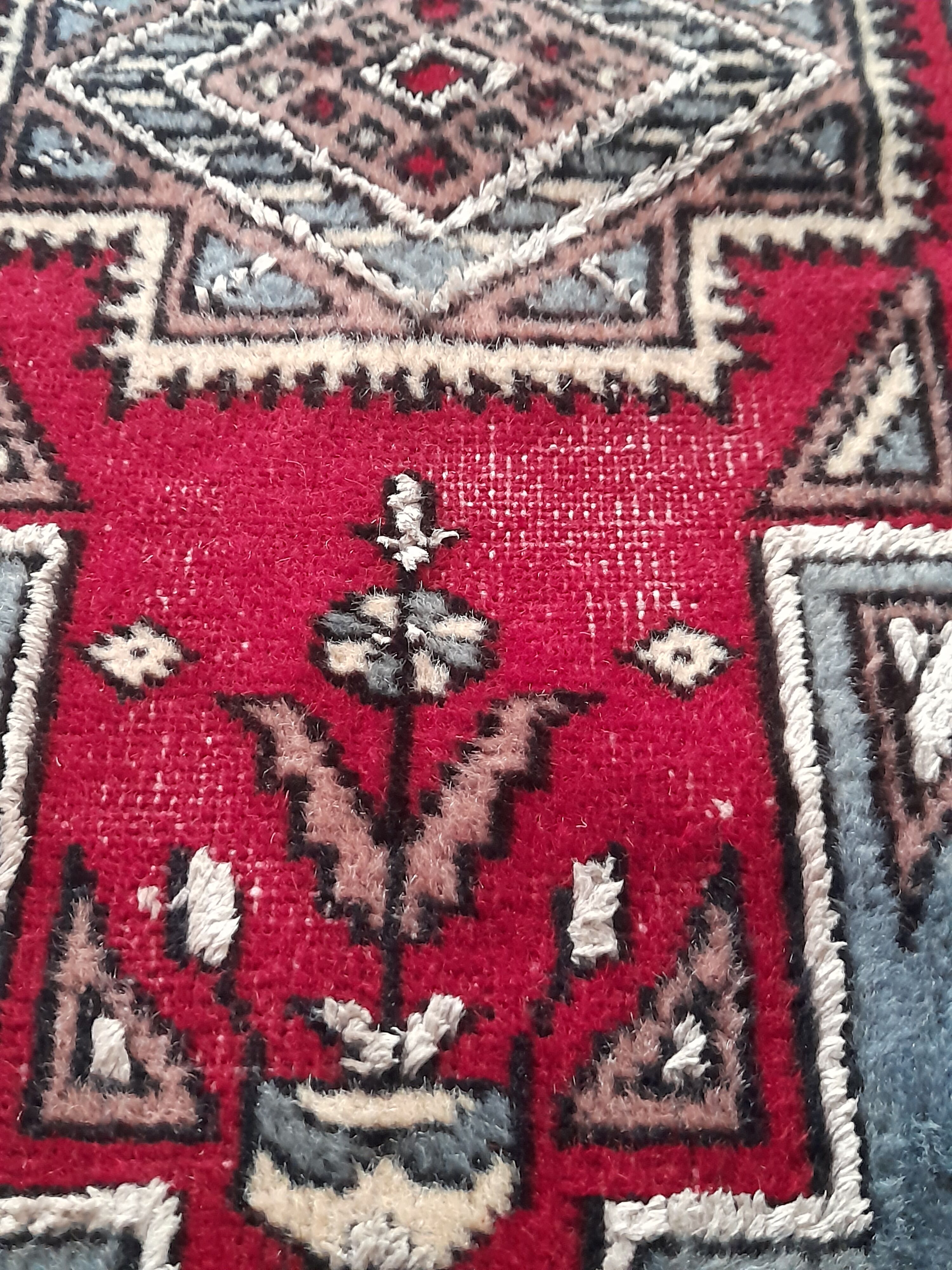 Oriental carpet 170 x 97cm