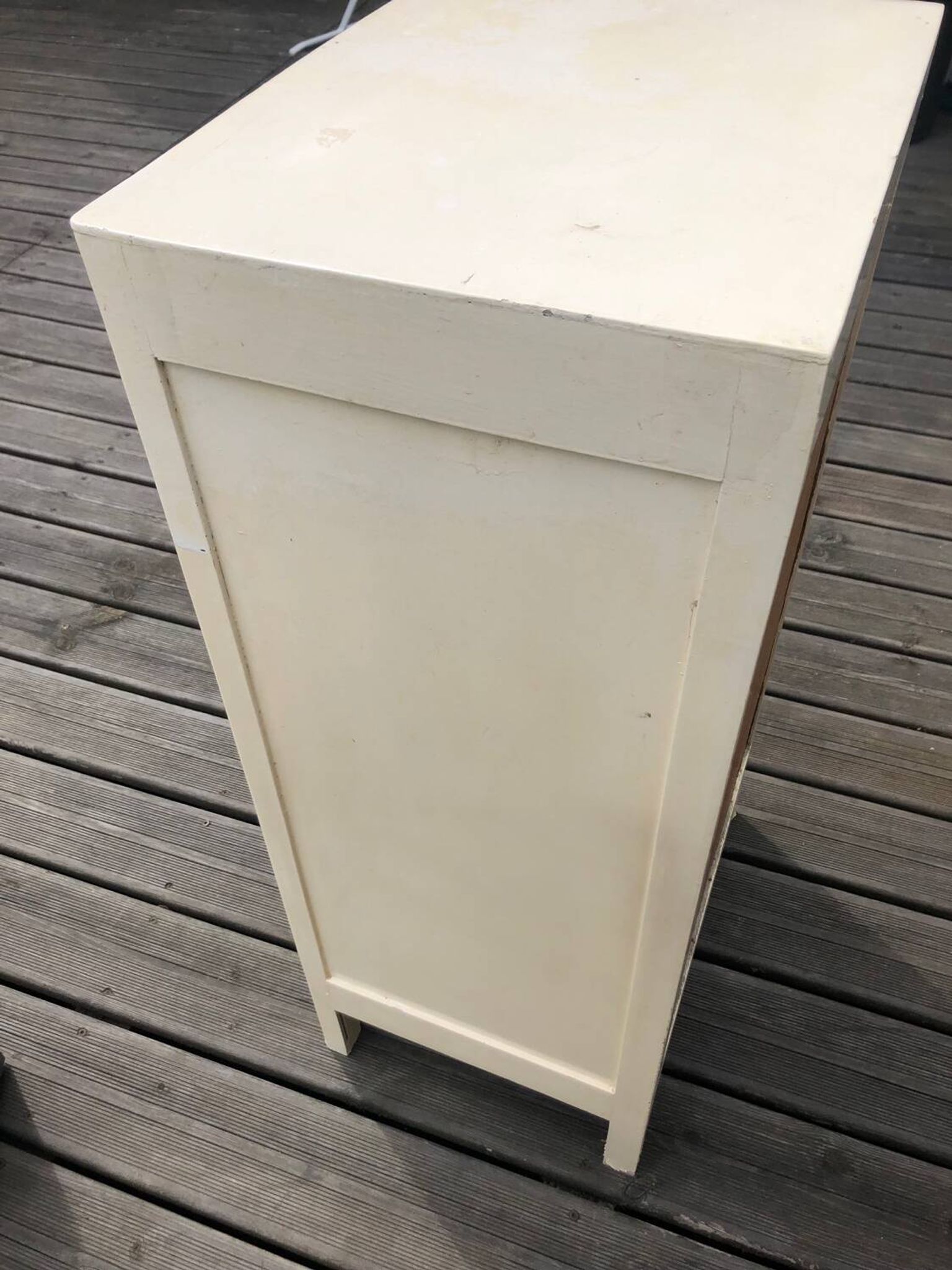 Chest of drawers