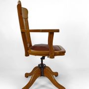 American swivel office armchair in oak, with leather seat, USA, Circa 1900