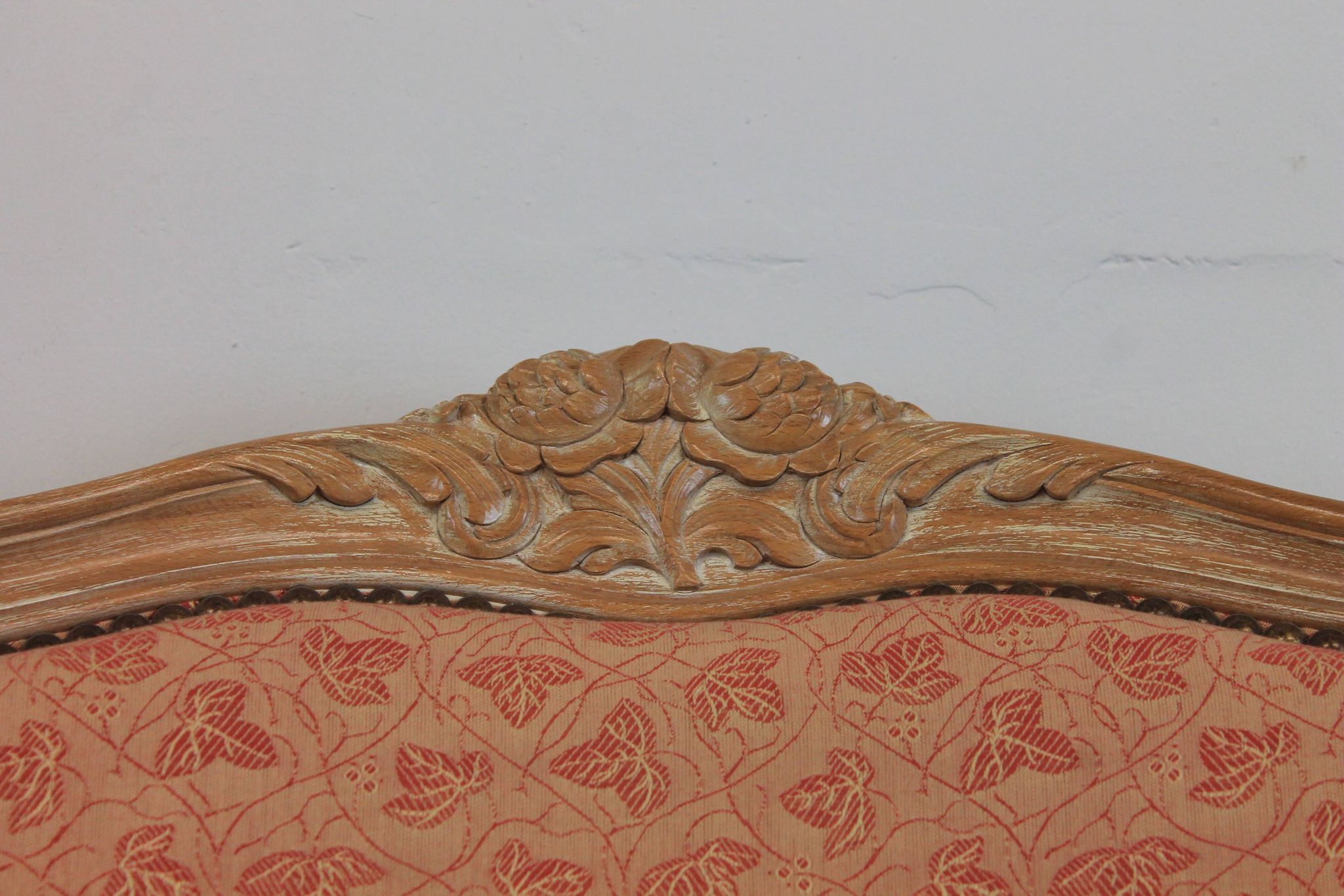 Paire de fauteuils bergère de style Louis XV