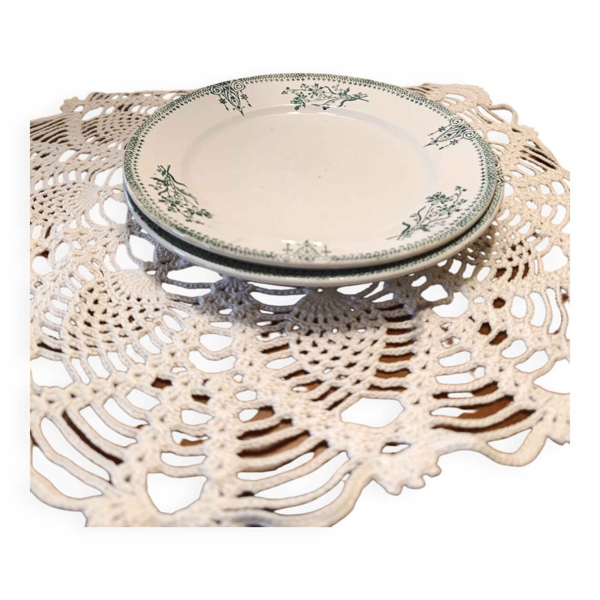 Set of 2 Sarreguemines 4003 plates with green arabesques and flowers
