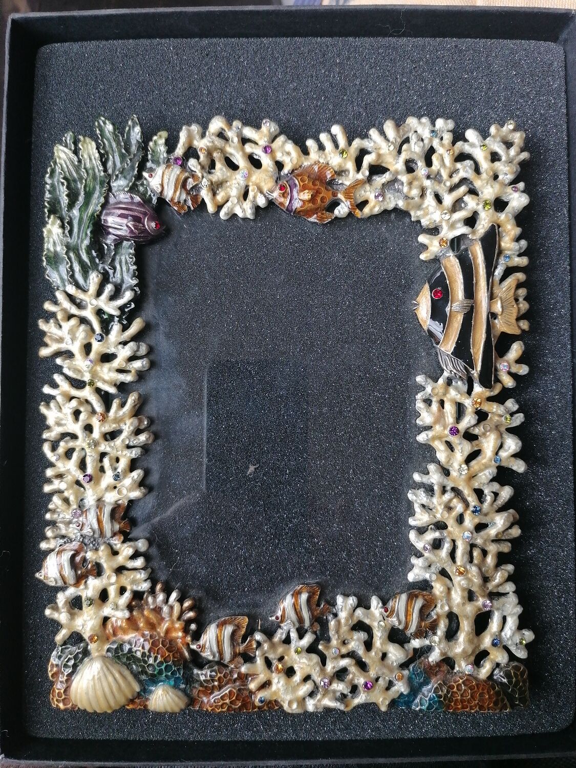 Enamelled metal photo frame. Fish décor. Perfect condition