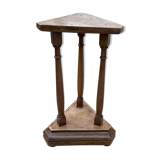 Sellette column triangular presentation wood