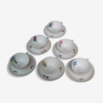 Set de 6 tasses et sous-tasses en porcelaine de Limonges NBD, enluminées à la main, motifs fleuris