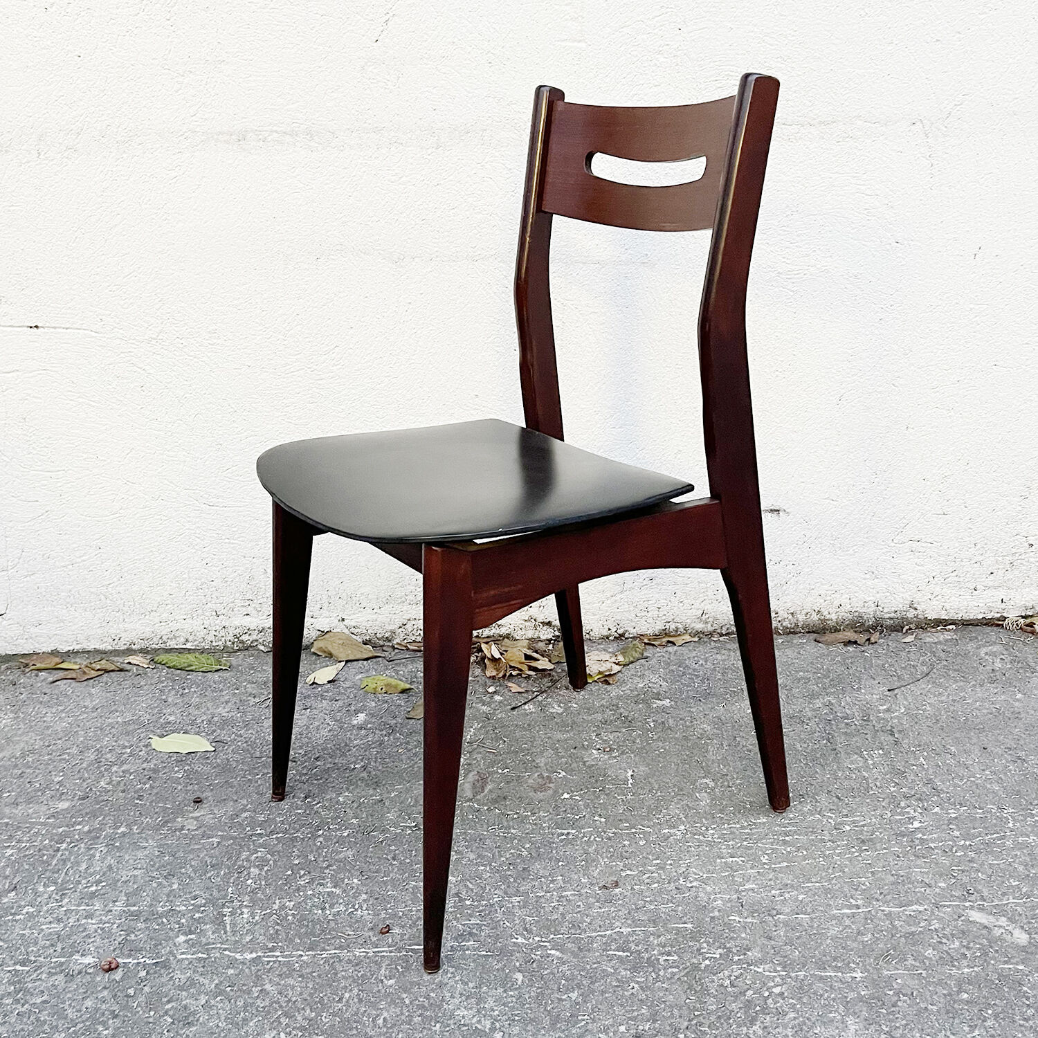 Series of 4 Scandinavian chairs