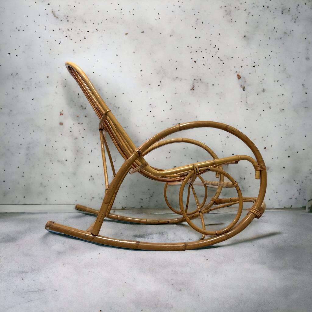 Vintage wicker rocking chair 'rohé'