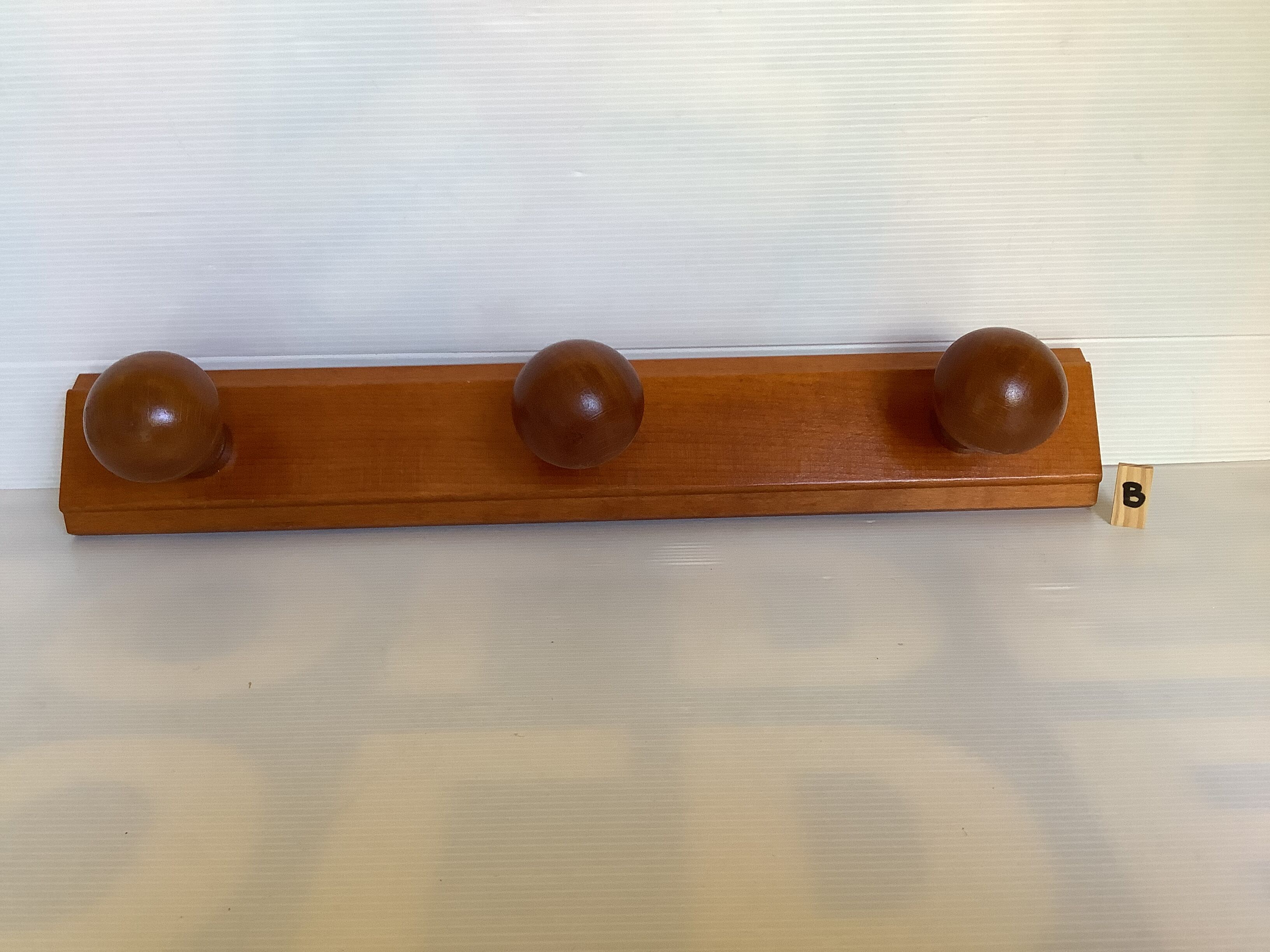 Porte manteau patères en forme de champignons en bois