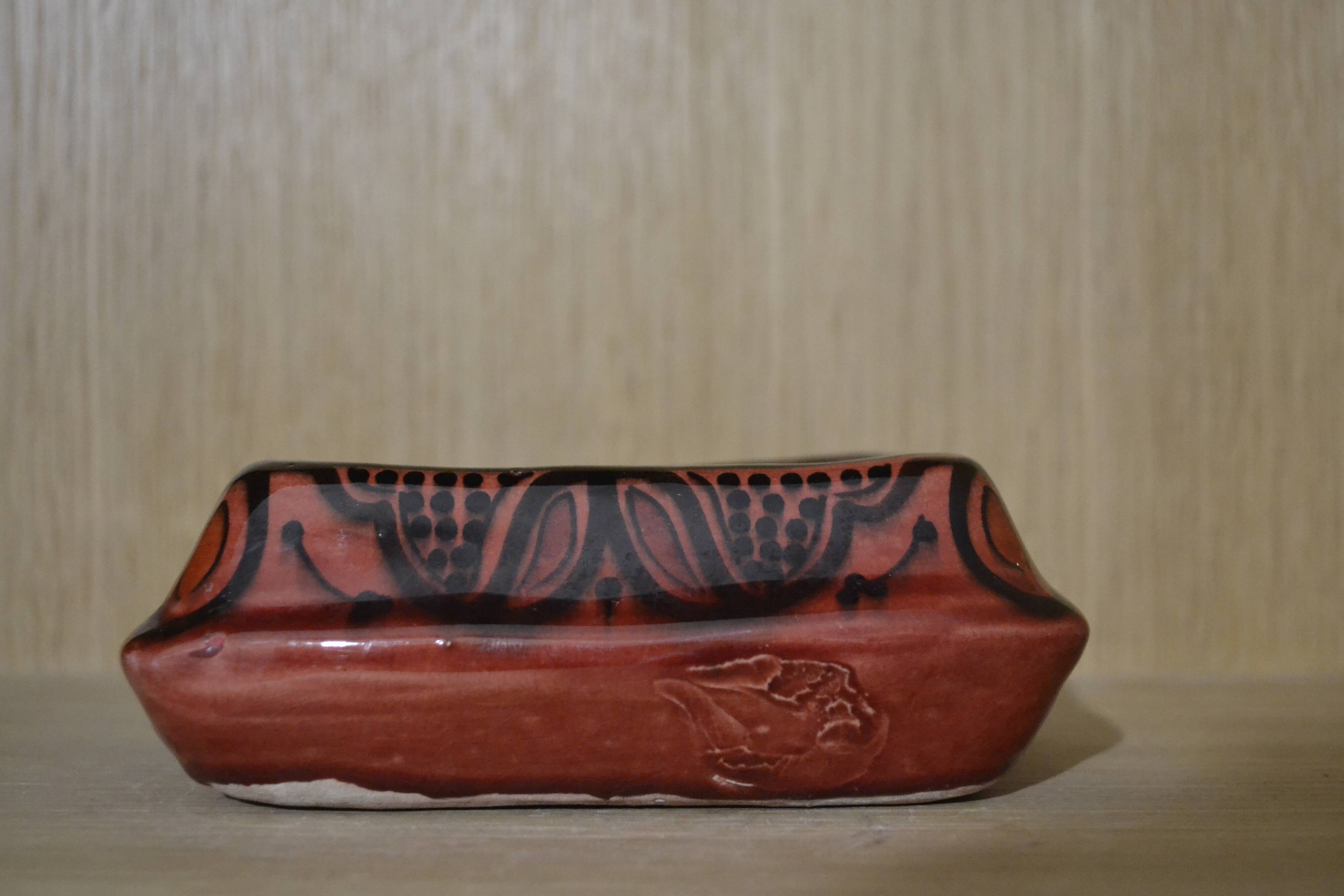 Oriental soap dish in red ceramic