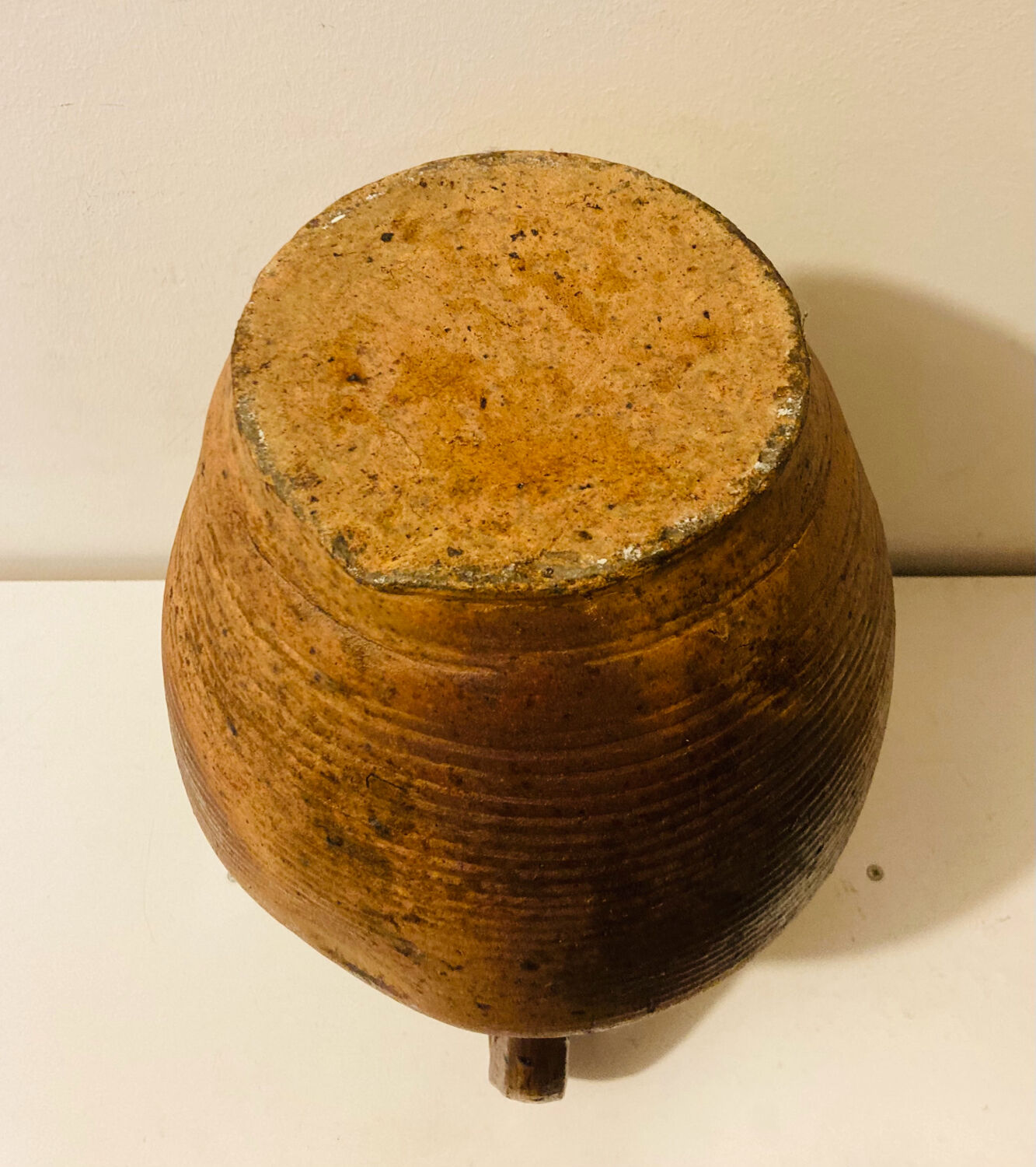 Impressive terracotta pitcher from the 19th century, entirely handmade.