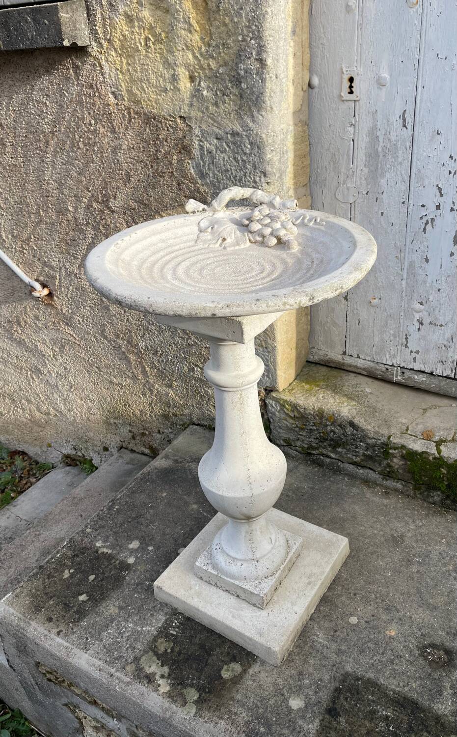 Decorative garden fountain in concrete + basin Ø42cm – 15-20kg – style