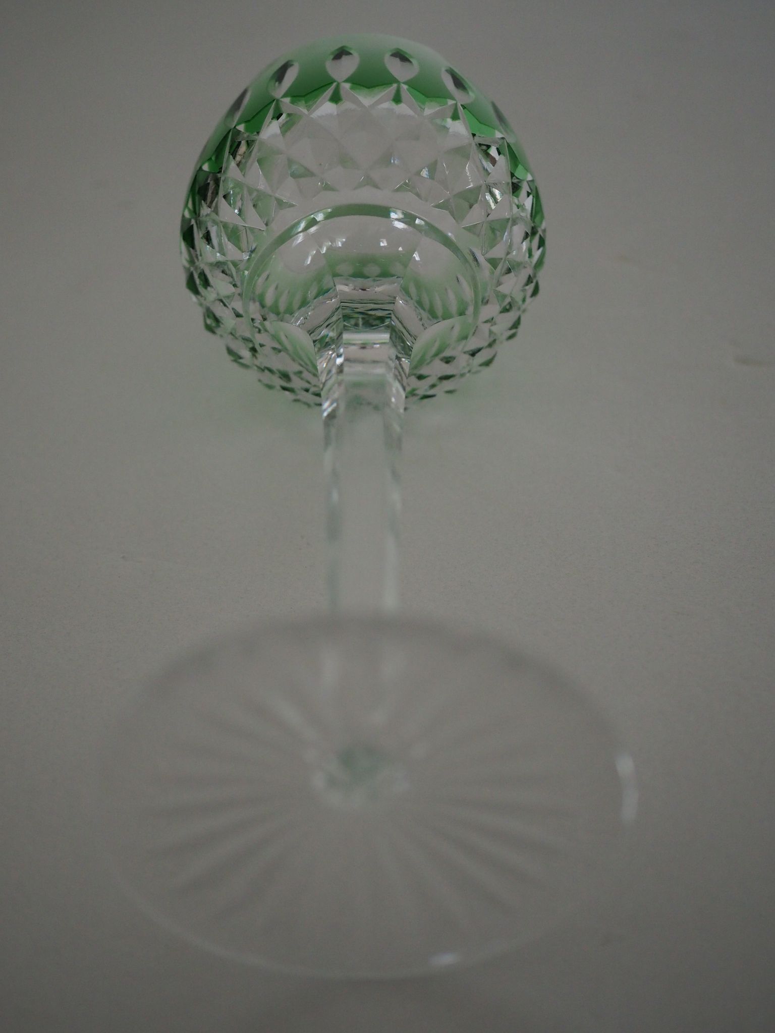 Verre en cristal –   roemer vert - saint-louis - pointe de couleur verte