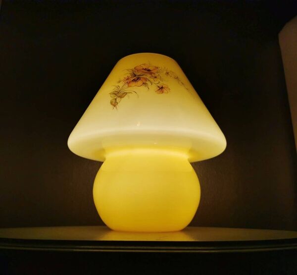 Lampe de table de champignon de verre de verre super belle 70s