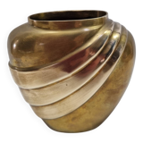 Golden vase