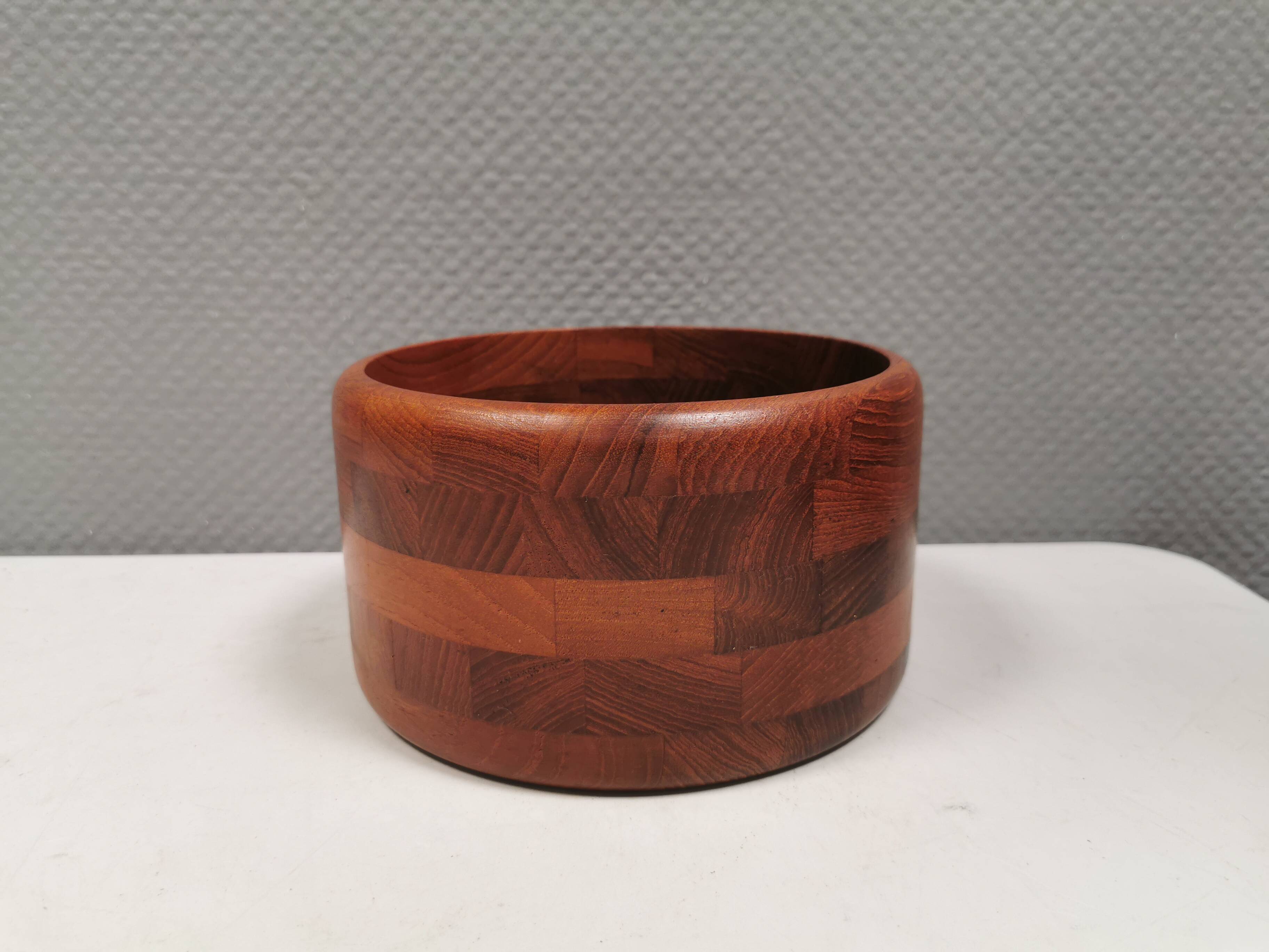 Beautiful wooden bowl in teak from Danish Kjeni 1950s.
