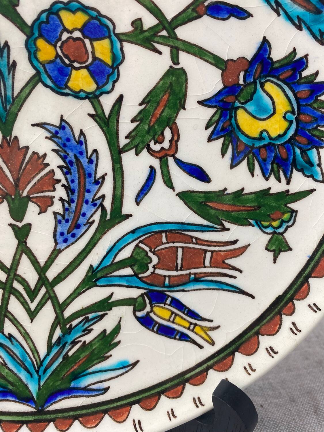 Iznik earthenware dish