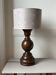 Lampe en bois tourné