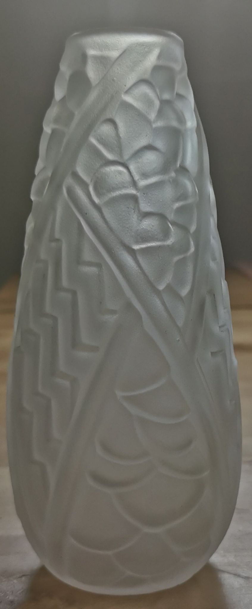 Vase art deco pressed glass