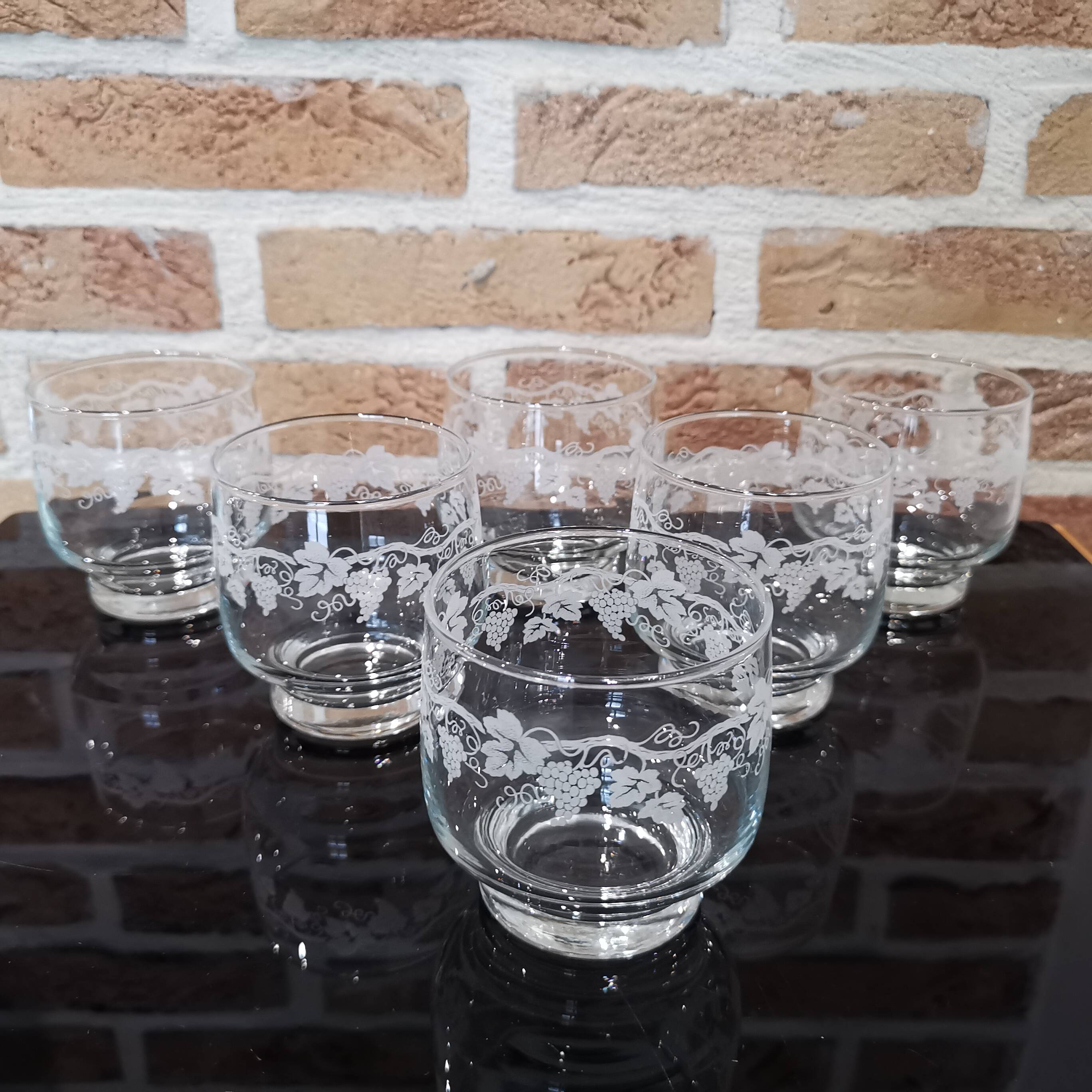 Set of 6 water glasses decorated with grapes and vine branches France