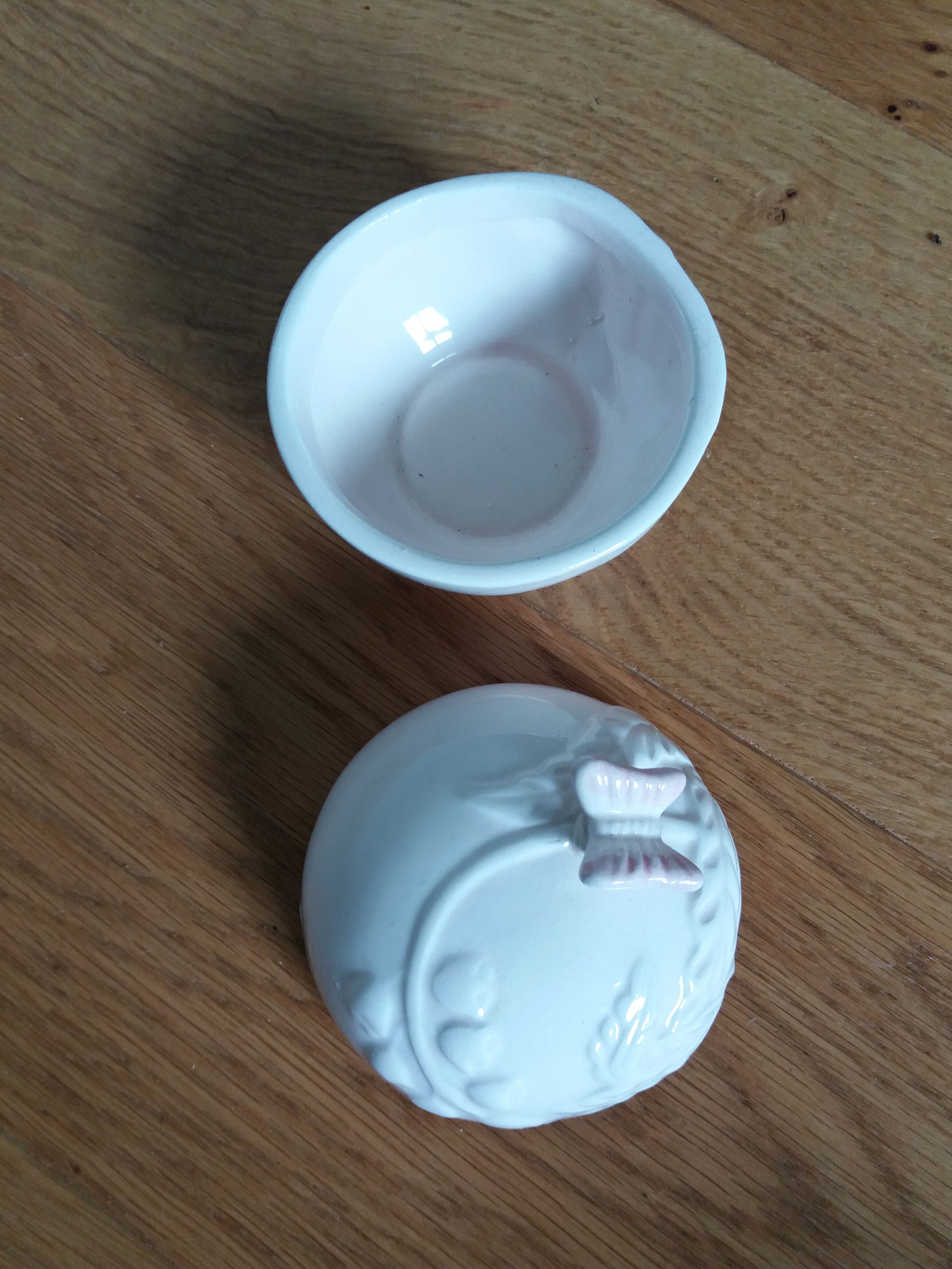 Spherical box in pink ceramic Willemse