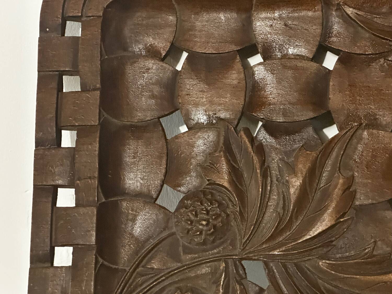 Grand Plateau/ Vintage 1950s Ashtray in Carved Wood