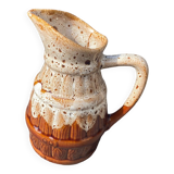 Wine pitcher