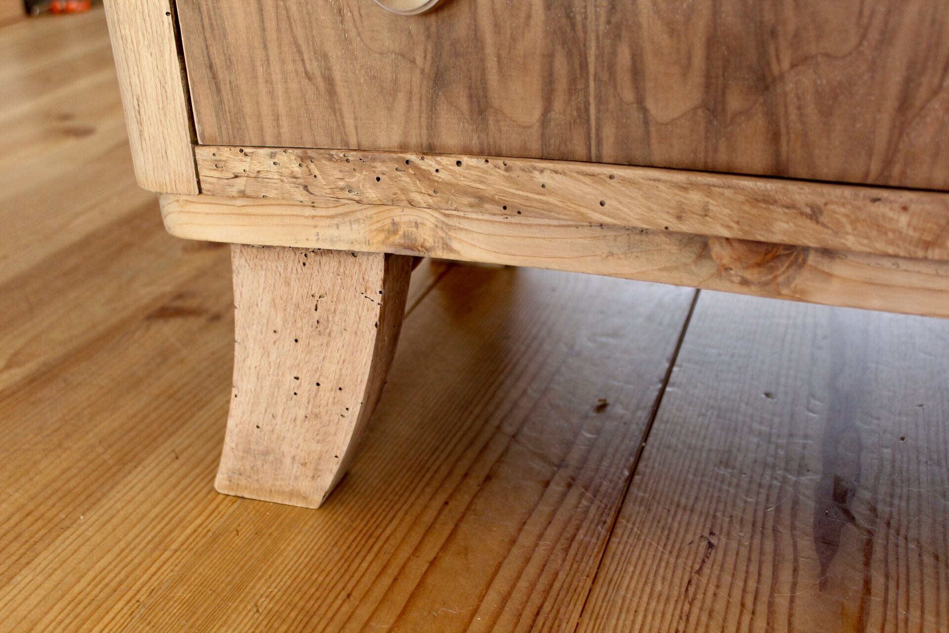 Commode années 30 et son marbre noir