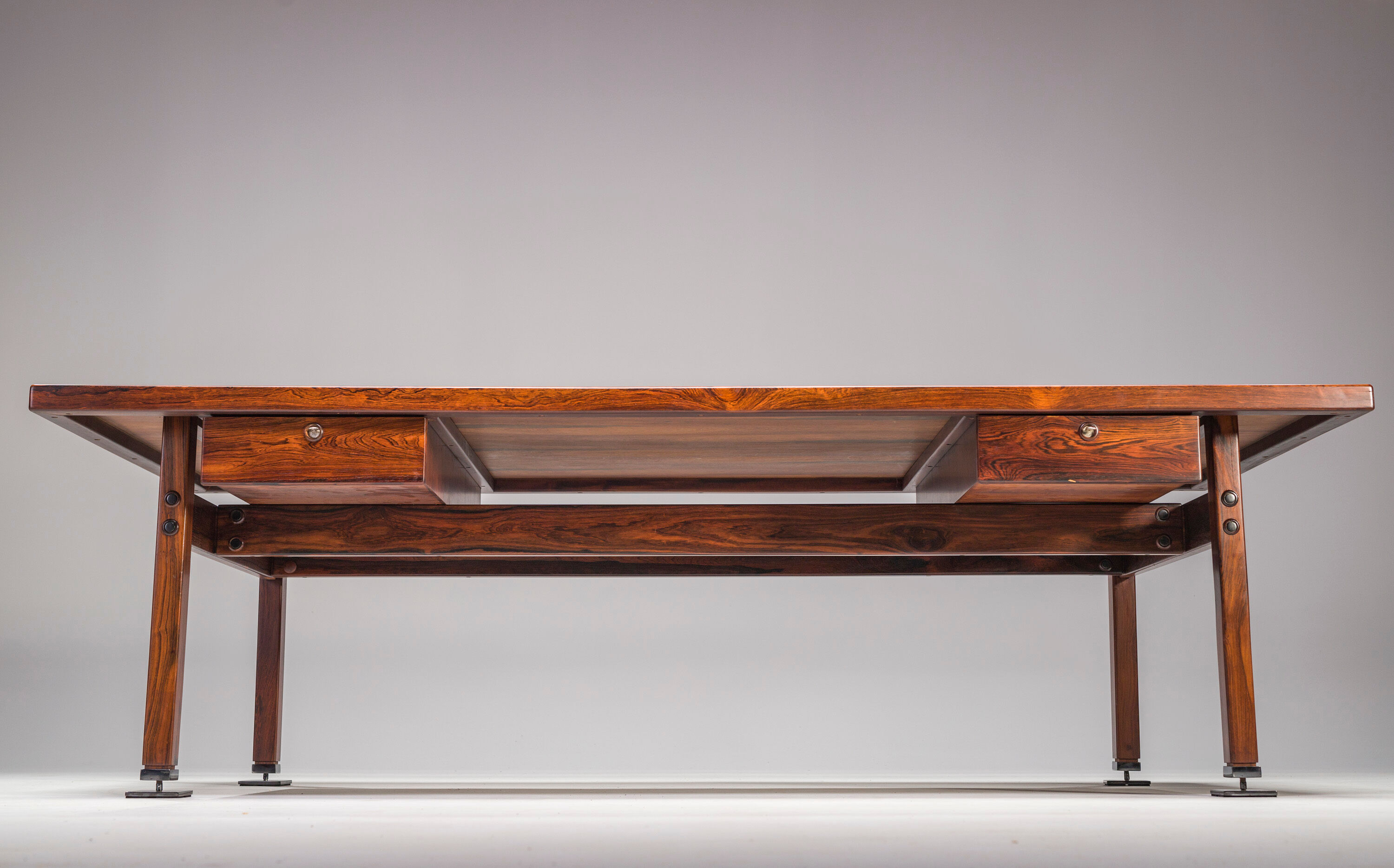 Mid-Century Modern Jacaranda Itamaraty Desk by Sergio Rodrigues for Oca, Brazil, 1960s